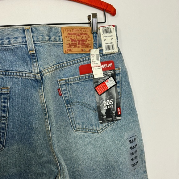 NWT Levi’s 505 Regular Fit Straight Leg “Factory Irregular” See Pictures 36 x 30 - Picture 5 of 9